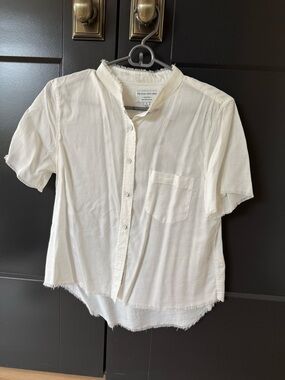 Casual White Short-Sleeve Button-Up Blouse